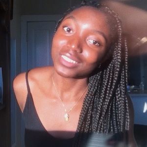 Meet your Posher, Danielle